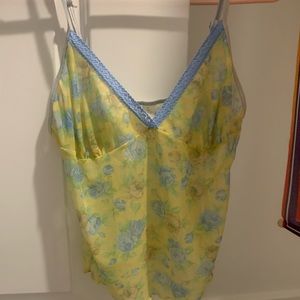 Vintage flower top with lace